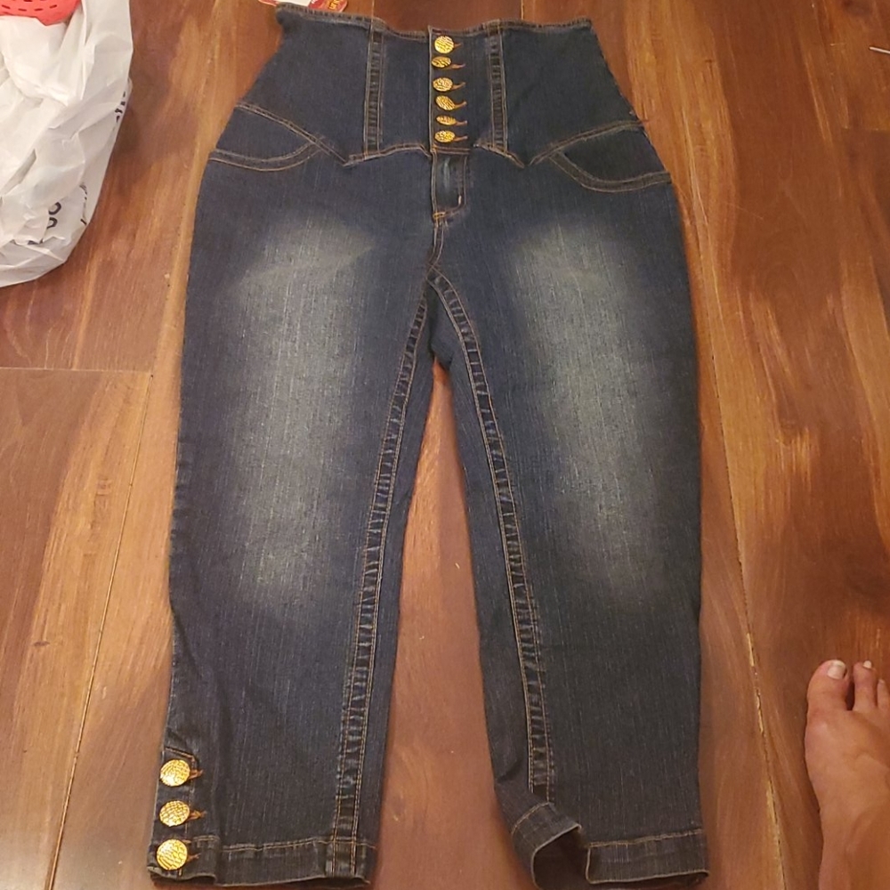 Jabari High rise mom jeans size 9/10